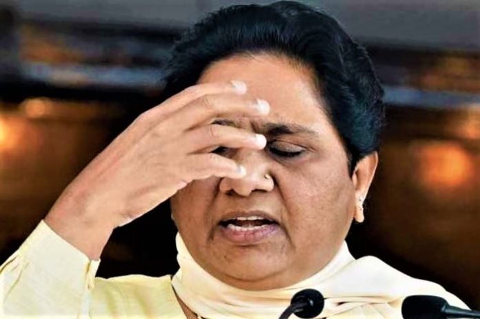Mayawati's defeat in UP Mayawati's defeat in UP Said the disturbances in EVM