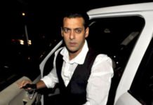 आखिर किसके इशारे पर नाच रहे है सलमान खान किसके इशारे पर नाच रहे है सलमान खान