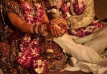 viswash vaivahik jeevan ki neev hoti hai