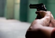 गाजियाबाद में बाइक सवार ने चलती कार पर बरसाई गोली मौके पर 1 की मौत ghaziabad attack