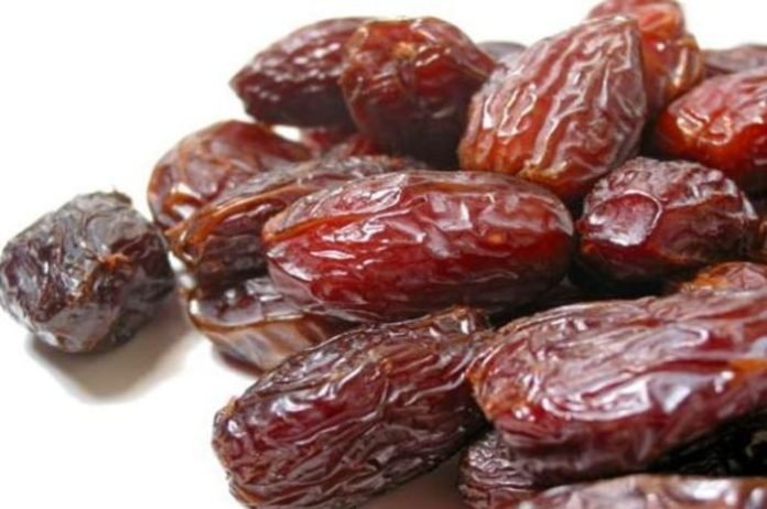 date palm blood pressure ko km krne ke liye khajoor ka sevan kre