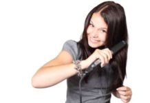 कैसे करें घर पर ही नेचुरल तरीके से हेयर स्ट्रेट Hair Straightening