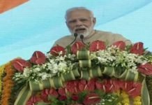 देश को लूटने वाले कितने भी इकठे हो जायें ईमानदारी ही जीतेगी: नरेंद्र मोदी लूटने वाले कितने भी इकठे हो जायें ईमानदारी ही जीतेगी