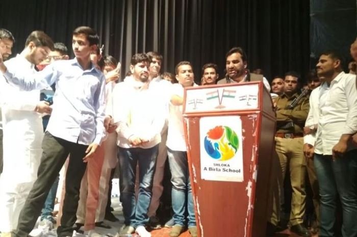 Hanuman Beniwal IN Student Mahapanchayt Bikaner