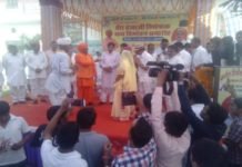 शहीद मान सम्मान समारोह में किया शहीदों के परिजनों का सत्कार Shahido ke samman me veer tejaji ke bhakt maidan me