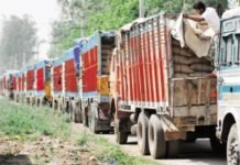 आज होगी दिल्ली में ट्रकों की एंट्री, निर्माण कार्य भी हो सकेंगे शुरू Trucks on delhi border