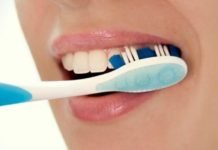 क्या आप ब्रश करने का सही तरीका जानते हैं? तो जानिए क्या है सही तरीका tooth brush