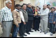 श्रीगंगानगर की राजस्व टीम वॉलीवाल प्रतियोगिता में जीती, टीम मैनेजर श्री सांखला ने जिला कलेक्टर को सौपी टॉफी Mr. Sankhala