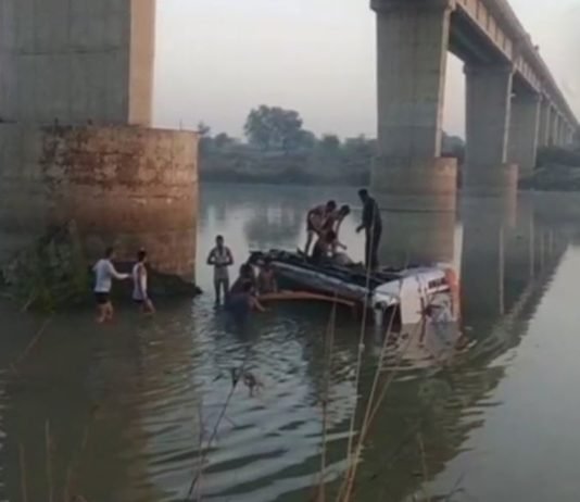 bus fall in bnas river