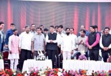 राष्ट्रीय राजमार्ग नंबर 8 बोरीवली में मुख्यमंत्री देवेंद्र फडणवीस और केंद्रीय मंत्री श्री नितिन गडकरी ने किया शिलान्यास Devendra Fadnavis and Shri Nitin Gadkari