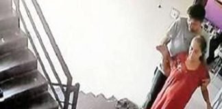 Rajkot me ki maa ki chat se fenk kr hatya.