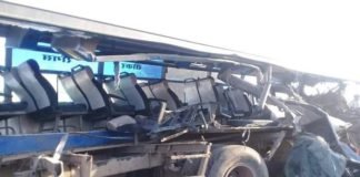 11 dead in road accident