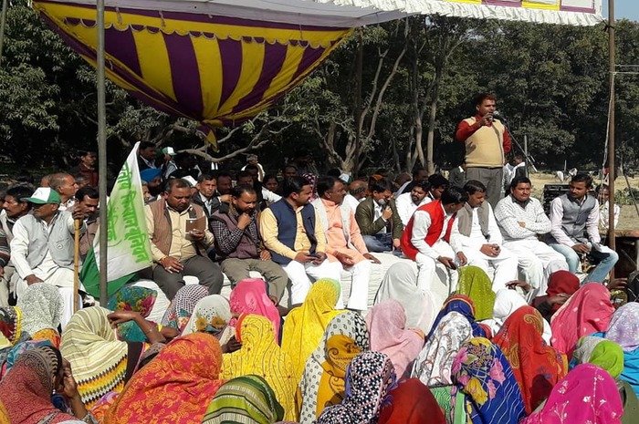 भरावन ब्लाक में किसान महापंचायत अधिकारियो पर जम कर बरसे किसान नेता