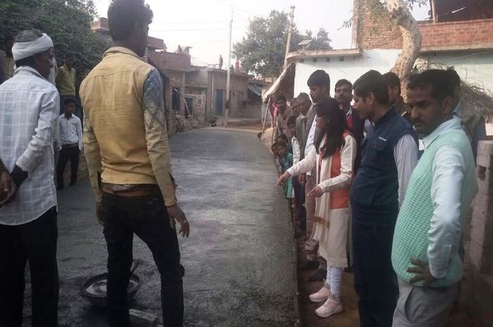 सांसद ने कई ग्रामो का किया निरीक्षण हो रहे विकास कार्यो का किया निरीक्षण