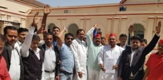HArdoi dharna against private schools