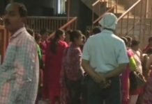Noida sucide 9 grade girl