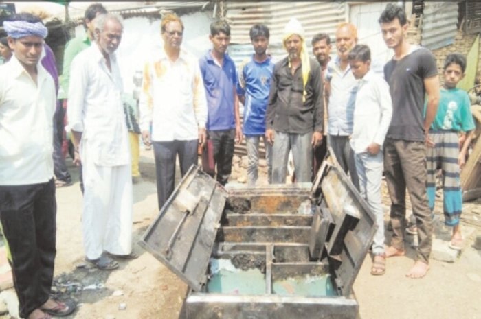 घर में लगी आग में विवाह की सामग्री जलकर खाक