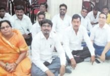 नगर निगम द्वारा बढाए गए टैक्स के विरोध में विशेष सभा ना बुलाने पर कांग्रेस व शिवसेना ने शुरु किया आंदोलन नगर निगम द्वारा बढाए गए टैक्स