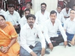 नगर निगम द्वारा बढाए गए टैक्स के विरोध में विशेष सभा ना बुलाने पर कांग्रेस व शिवसेना ने शुरु किया आंदोलन नगर निगम द्वारा बढाए गए टैक्स
