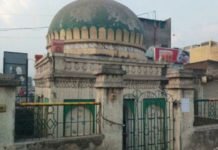 बरसो पुरानी कब्र का किया गया स्थलांतर