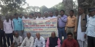 वित् विहीन शिक्षको ने किया बुद्धि शुद्धि के लिए हवन व तेरहवी भोज का आयोजन