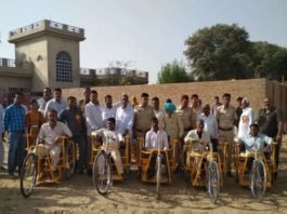 शुक्रवार को राजकीय प्राथमिक विद्यालय में राजस्थान को सहायक शिक्षण सामग्री वितररित शुक्रवार को राजकीय प्राथमिक विद्यालय में न्यू राजस्थान को सहायक शिक्षण सामग्री वितररित