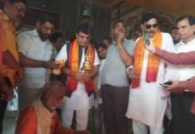 हरदोई सदर विधायक नितिन अग्रवाल ने बाबा मंदिर में टेका माथा माँगी दुआ hardoi MLA Nitin Agarwal