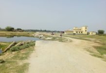 किशनगंज जिले में बाढ़ के बाद क्षेत्र को काफी नुकसान का सामना करना पड़ा है