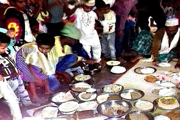 शबे-बारात की शाम रोशनियों से नहाया पूरा क्षेत्र