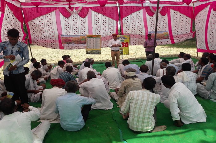 दतवास में जुटे 20 गाँव के किसान, समर्थन मूल्य पर फसल खरीदने की मांग