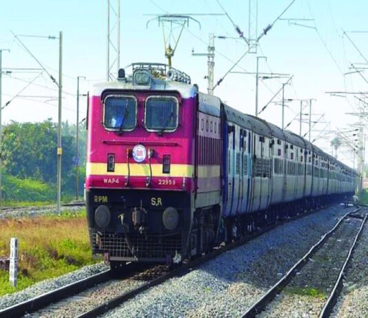 रेल मंत्री द्वारा देशवासियों को सुविधाजनक ट्रेनों की सौगात railways
